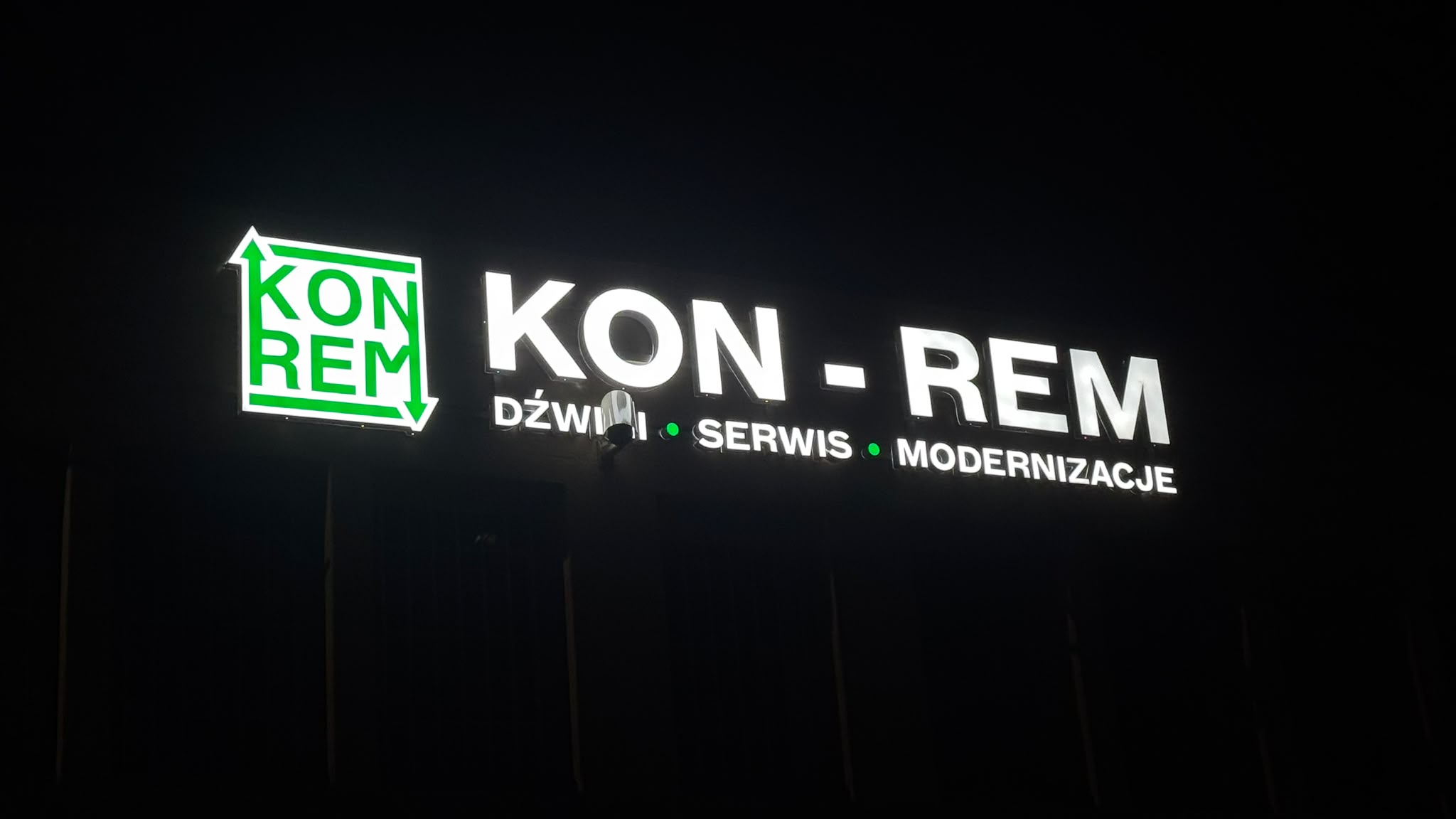 Podświetlane litery przestrzenne - KONREM